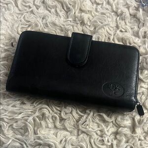 Black Leather Wallet plenty compartments floral motif top grain cowhide Buxton 🐄